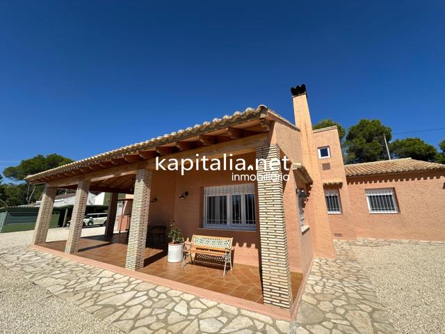 Chalet a la venta en Agullent photo 0