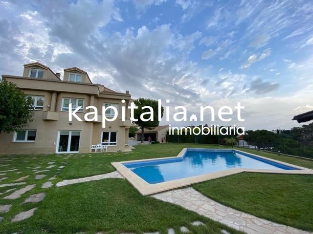 Espectacular chalet a la venta en Banyeres de Mariola (Alicante) photo 0