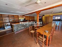BAR RESTAURANTE+VIVIENDA A LA VENTA EN BARCHETA photo 0