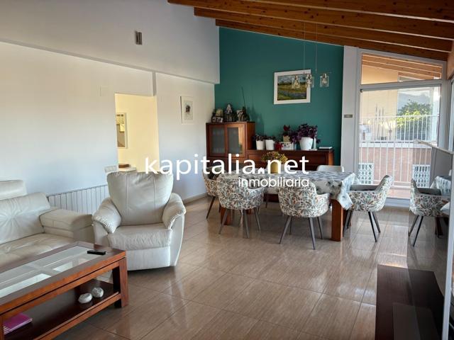 Chalet pareado con piscina a la venta en Cocentaina photo 0