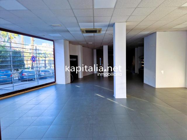 Venta o alquiler de estupendo local comercia en Olleria photo 0