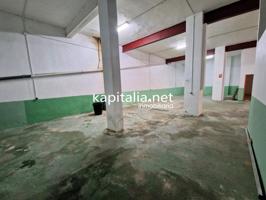 Venta o alquiler de nave o gran local comercial en Olleria photo 0