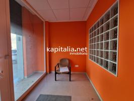 Local comercial en alquiler en Ontinyent photo 0