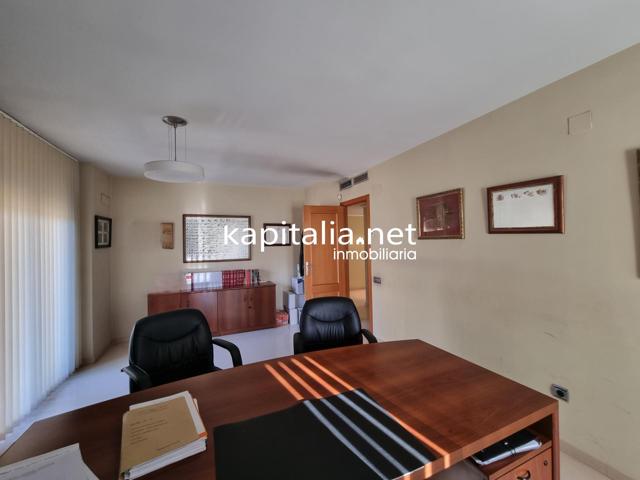 Gran piso a la venta en Ontinyent. photo 0