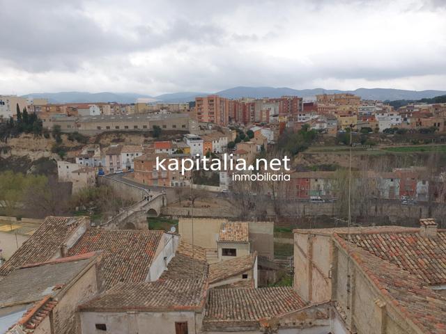 Edificio a la venta recayente a dos calles en Ontinyent photo 0