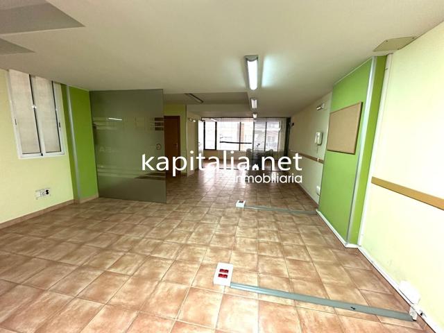 Amplia oficina en alquiler y venta en Ontinyent (Valencia) photo 0