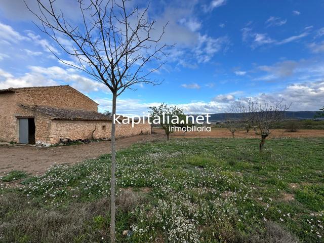 MASIA CON TERRENO A LA VENTA EN FONTANARS photo 0