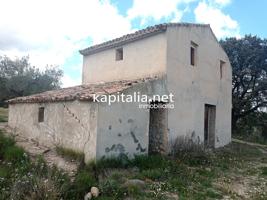 CASA CON AMPLIO TERRENO A LA VENTA EN BENILLOBA photo 0