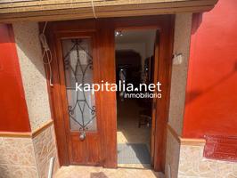 ESTUPENDA CASA TOTALMENTE AMUEBLADA A LA VENTA EN VALLADA photo 0
