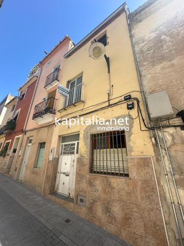 ¡Excelente oportunidad! Casa en venta en Ontinyent, en el Barrio San Antonio photo 0