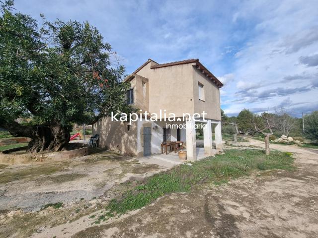 Chalet a la venta en Ontinyent photo 0