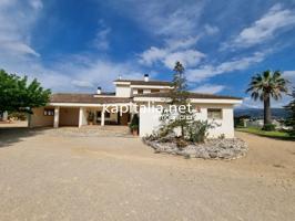 Chalet en venta en Ontinyent, a solo 200 metros del casco urbano photo 0