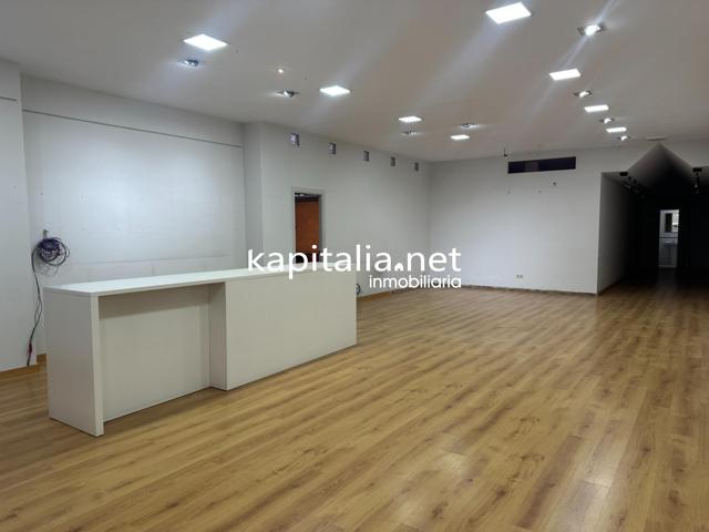 LOCAL COMERCIAL EN AVENIDA PRINCIPAL DE ONTINYENT photo 0