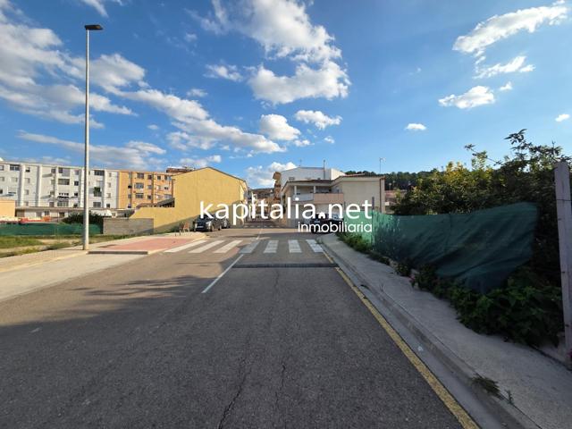 Terreno urbano a la venta en Agullent photo 0