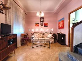 CASA CON AMPLIO PATIO Y GARAJE EN COCENTAINA. photo 0