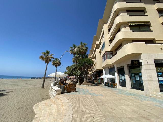 Gran apartamento en primera linea de playa (Paseo Maritmo Estepona) photo 0