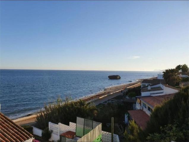 Chalet independiente frente al mar en Estepona photo 0