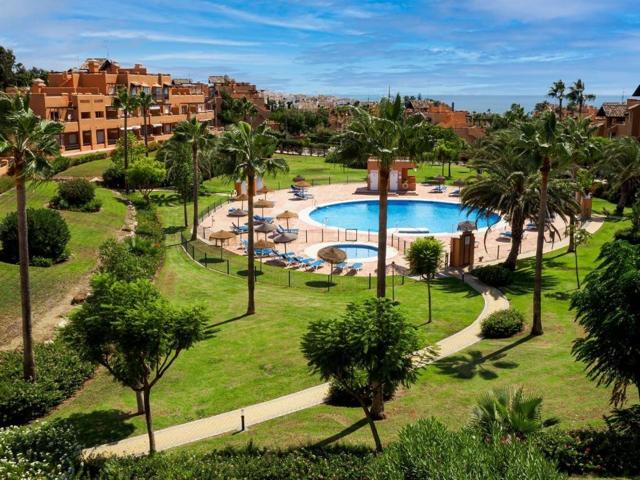 Exclusivo apartamento en planta baja totalmente reformado en Casares Costa photo 0