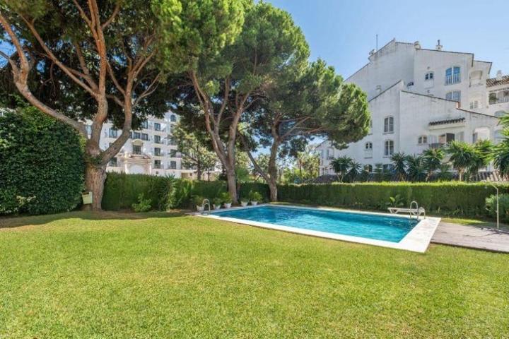 Exclusivo Apartamento en Nueva Andalucía, Marbella – A Solo 200m de la Playa photo 0