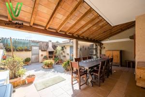 Planta baja con terraza, parking y trastero en excelente estado photo 0