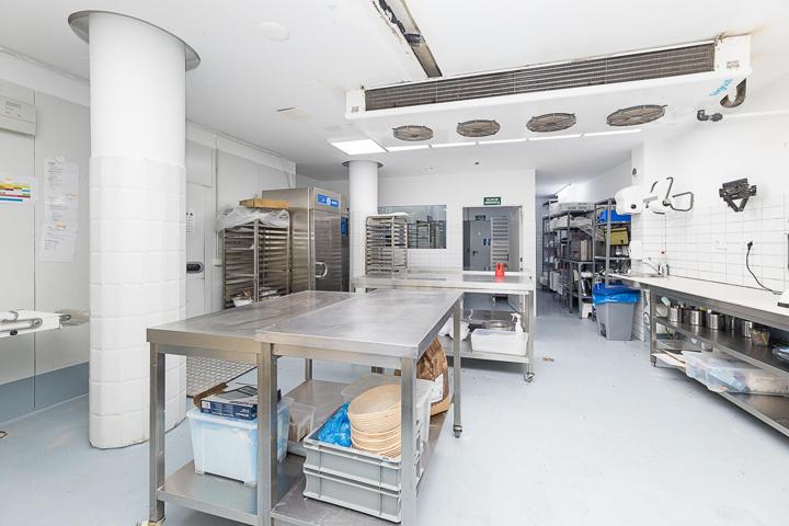 Amplio local con licencia de actividad industrial en El Fortí, Palma photo 0