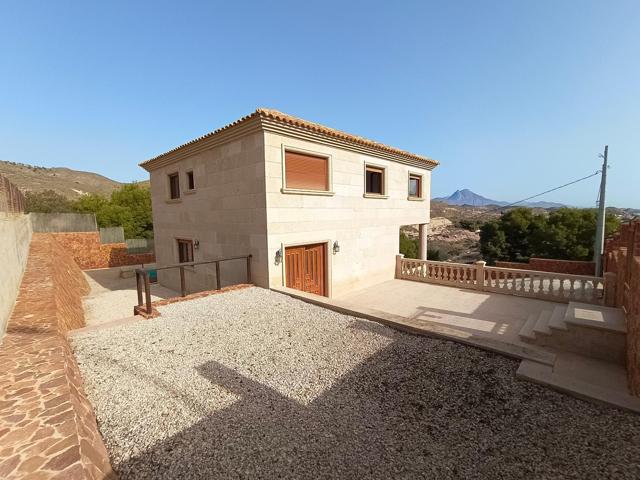 Se vende espectacular chalet en la zona Cala Dor photo 0