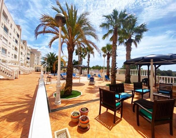 Dúplex con terraza en Residencial Colina Real photo 0
