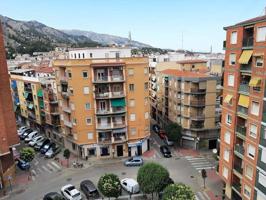 AMPLIA VIVIENDA EXTERIOR CON ASCENSOR, BALCÓN Y TRES DORMITORIOS EN ALCOY photo 0