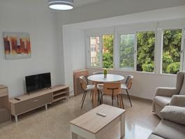 VENTA PISO 3 HABITACIONES + 2 BAÑOS - ZONA PLAZA DE TOROS - MERCADO photo 0