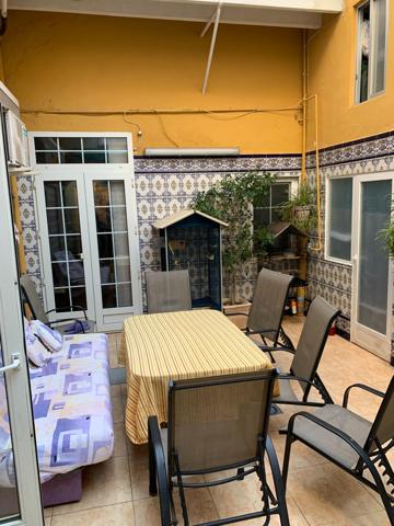 PLANTA BAJA CON PATIO EN CAROLINAS BAJAS photo 0