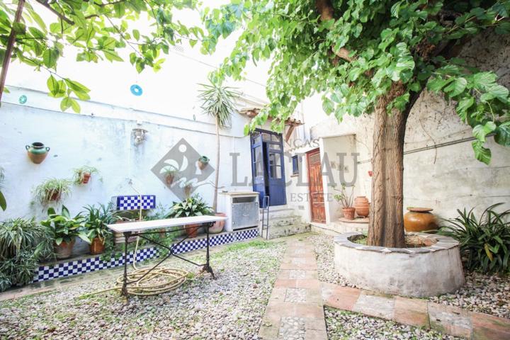 ¿Quieres casa preciosa y espacio para negocio? En el centro de Cubelles. photo 0