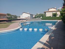 Precioso piso con zona comunitaria con piscina, parquing y solarium privado en la Levantina. photo 0