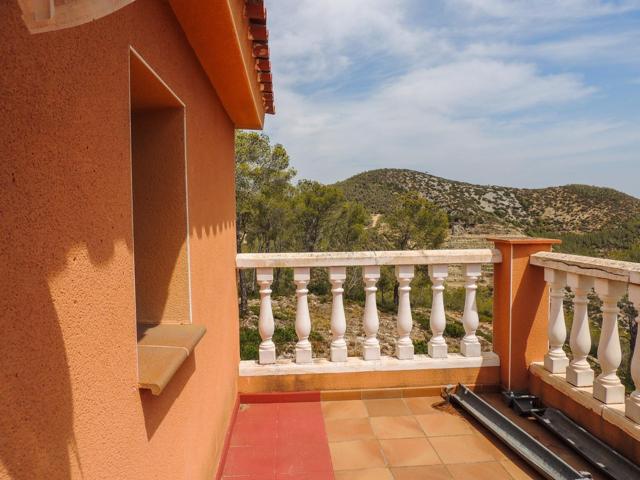 Gran Casa con magníficas vistas al Parque del Garraf ideal para dos familias. photo 0