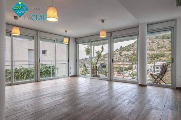 Venta. Moderno chalet con piscina y vistas al mar en Sitges photo 0