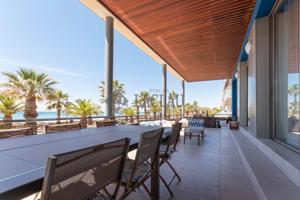 Impresionante planta baja con terraza frente al mar en Cubelles photo 0