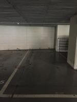 Plaza de parking grande en el Mercado. photo 0