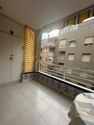 Encantador apartamento de 2 habitaciones en Torrevieja!! photo 0