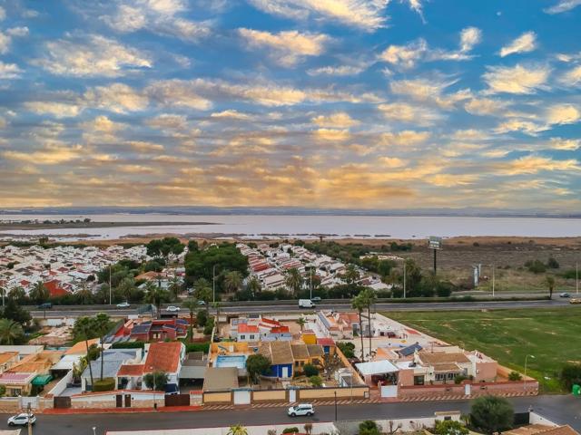 Un paraíso mediterráneo a tu alcance: Chalet estilo casa de campo en La Siesta, Torrevieja photo 0