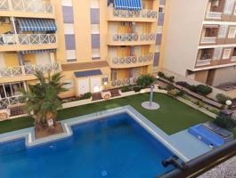 Apartamento de 3 dormitorios y 2 baños con parking y piscina comunitaria en Torrevieja photo 0