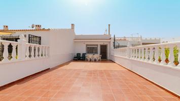 Adosado de 2 dormitorios con jardín, 44 m² construidos y parcela de 76 m² en La Siesta - Torreta - El Salado, Torrevieja photo 0