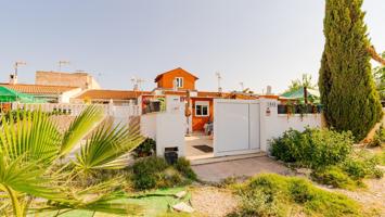 Bungalow reformado de 2 dormitorios con jardín, parcela de 87 m² y 43 m² construidos photo 0