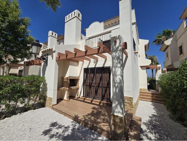 Bungalow pareado de 3 dormitorios con jardin, solarium y piscina comunitaria en Algorfa photo 0