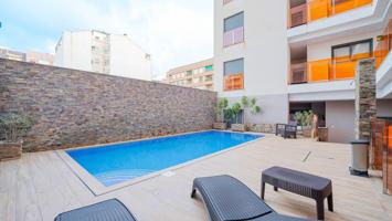 Apartamento seminuevo a 50 m del mar con piscina comunitaria, en Torrevieja photo 0