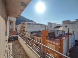 Piso de origen con balcón y terraza comunitaria en Simat de la Valldigna photo 0
