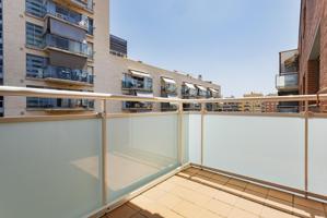 POBLENOU. ALTO CON ASCENSOR Y TERRAZA photo 0