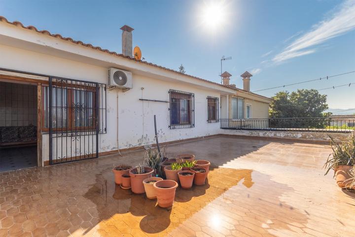 ¡GRAN OPORTUNIDAD DE INVERSIÓN! 🏡💰 EN VENTA: COMPLEJO RESIDENCIAL Y COMERCIAL EN VEREDA LIORNA 3A, ORIHUELA (ANTIGUO SUPERMERCADO EL PINTADO) photo 0