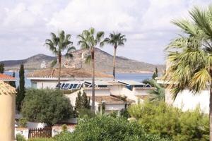 SE VENDE CHALET DE 350 m2 CON PRECIOSAS VISTAS,EN LA MANGA photo 0