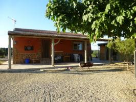 SE ALQUILA CASA PARA VERANO CON TERRENO Y PISCINA photo 0