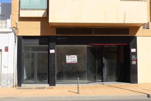 Oportunidad única: Local comercial de 310 m² listo para entrar, con gran escaparate. photo 0
