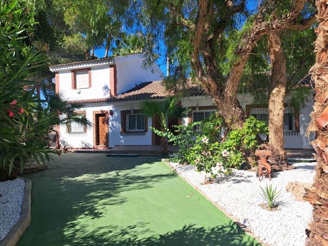 Espectacular Casa de Campo con Amplia Parcela y Comodidades Exclusivas photo 0